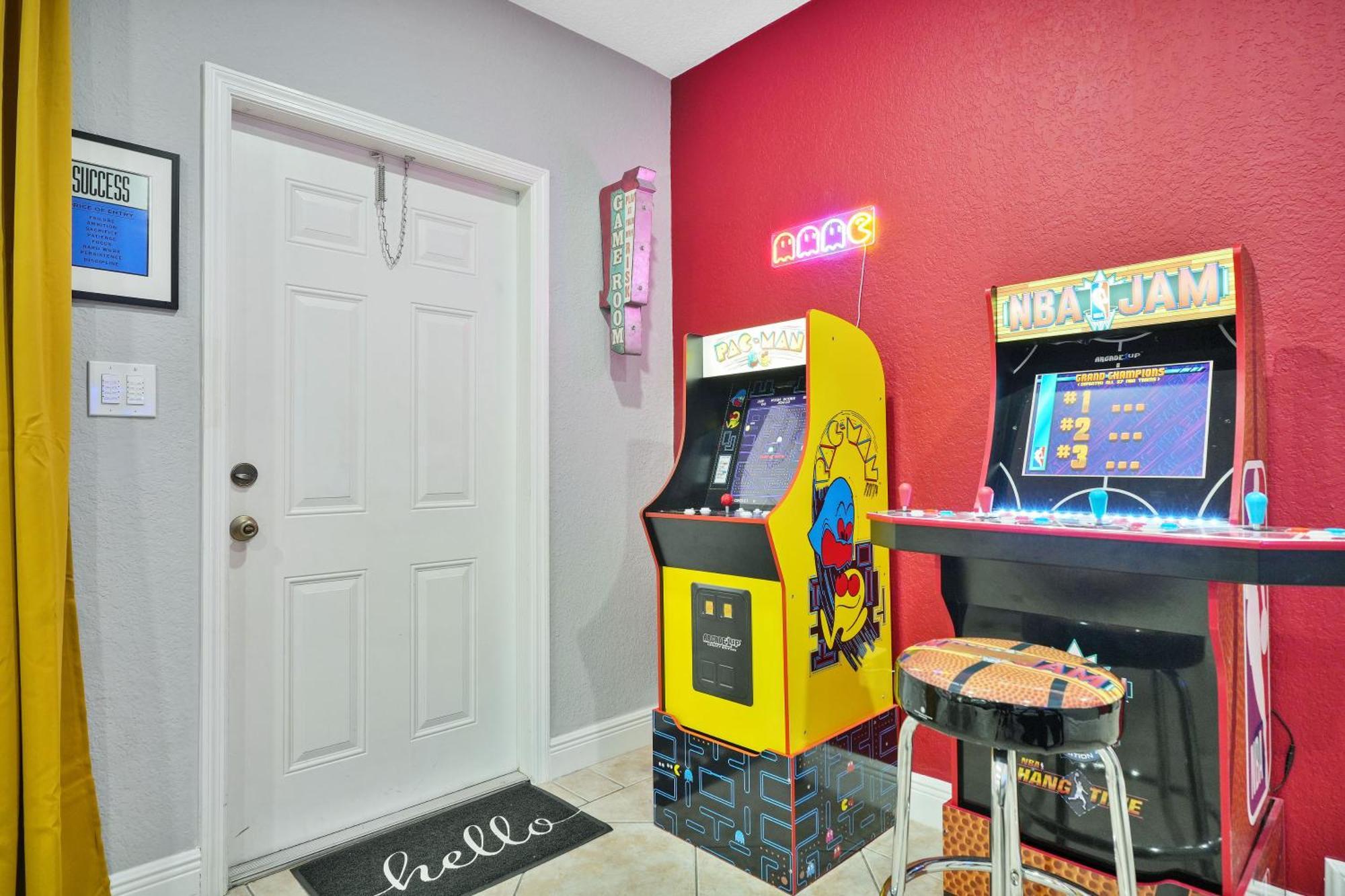 Vacay Spot Gables 4 To 23 Guest Gameroom 2 Kitchens 2 Bbq, 2 Bar, Backyard, Patio, Prime Loc! 6 Blocks Away From Bars, Nite Clubs, Res, Shops * Miami