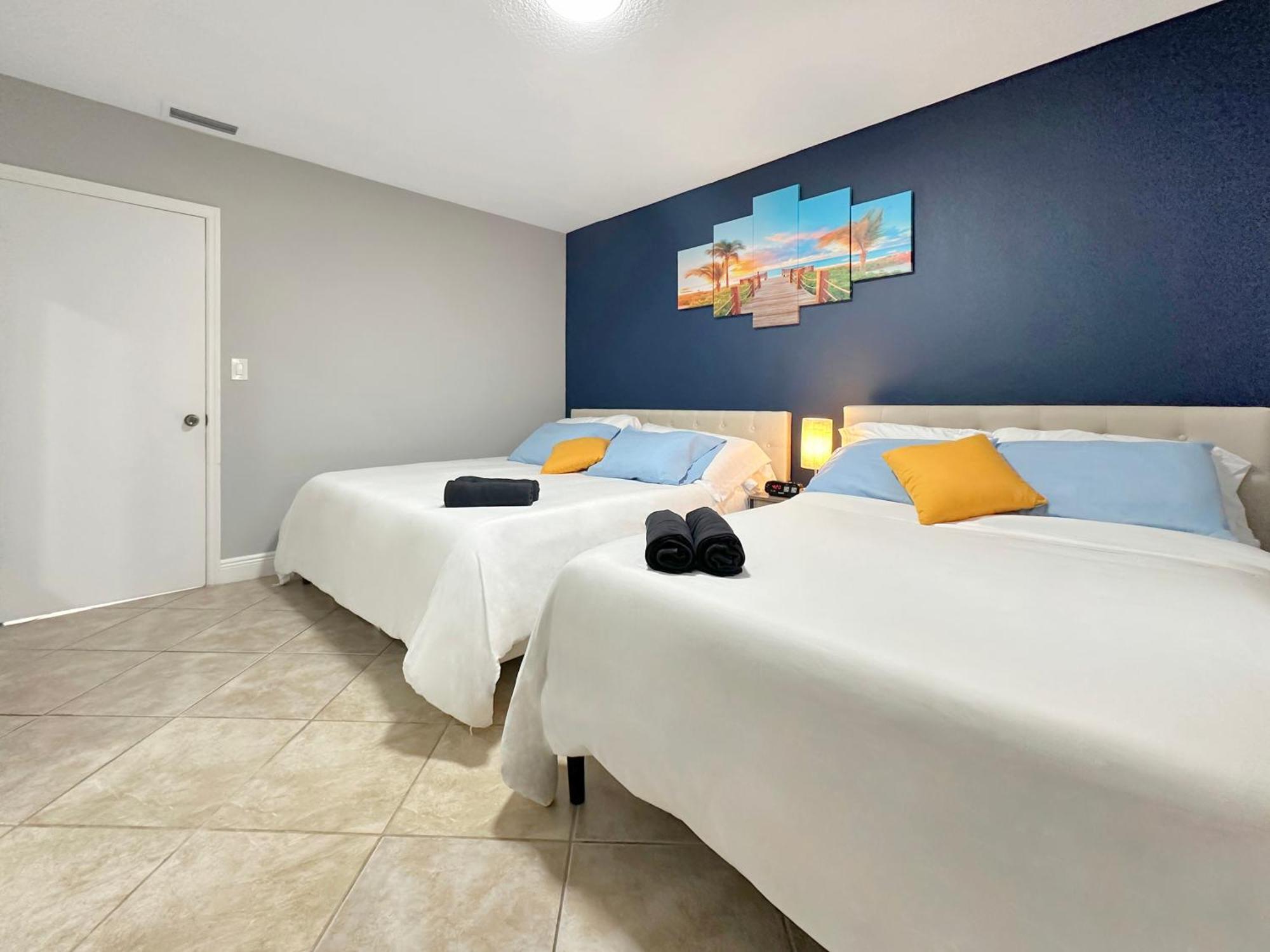 Vacay Spot Gables 4 To 23 Guest Gameroom 2 Kitchens 2 Bbq, 2 Bar, Backyard, Patio, Prime Loc! 6 Blocks Away From Bars, Nite Clubs, Res, Shops Miami
